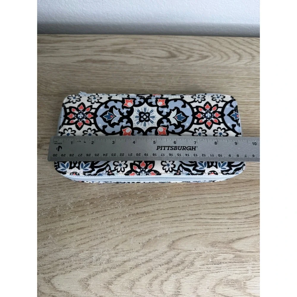 Vera Bradley Blue Floral Medallion Zippered Accessory Pouch Case 24836-V76